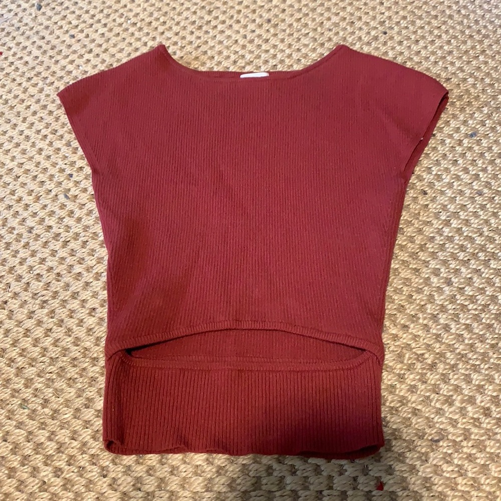 Aritiza - Wilfred Free Cut-Out Knit Top